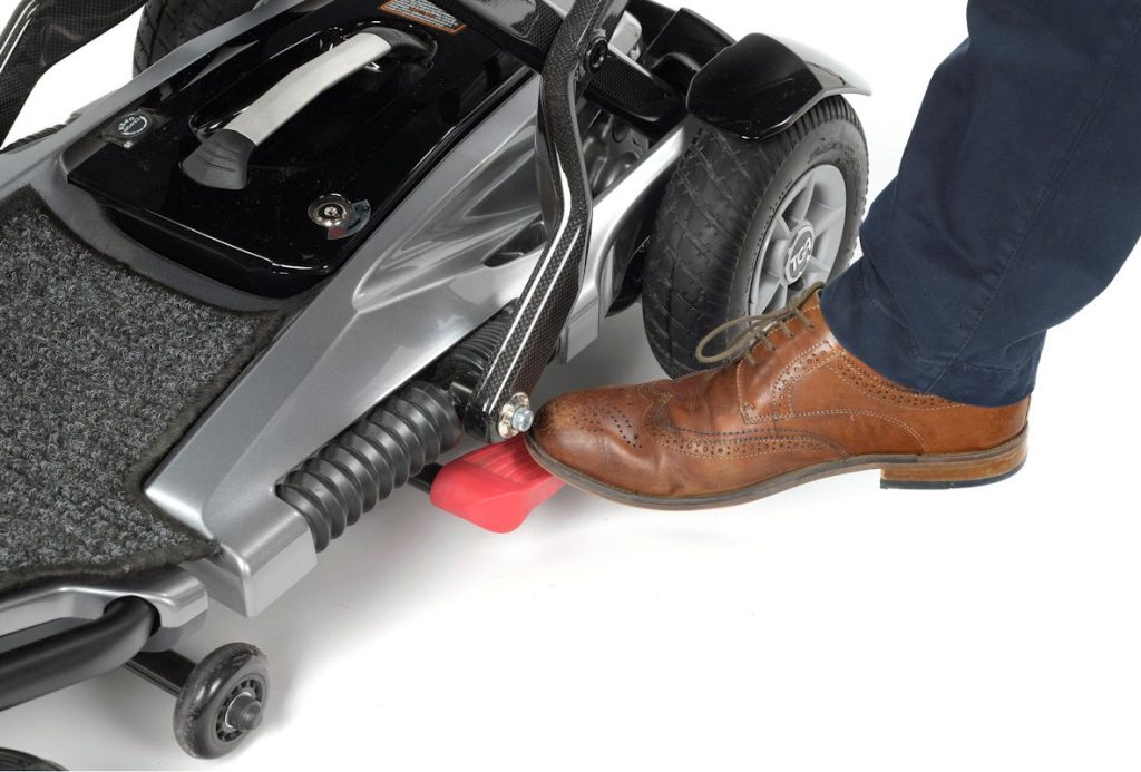 Manual folding button