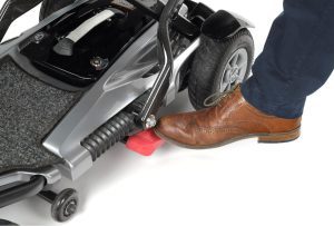 Manual folding button